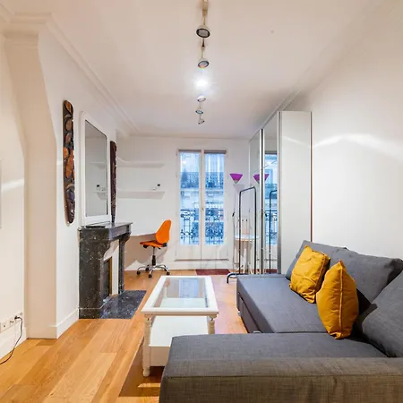 Luxurious 1 Bedroom Tour Eiffel Saint Dominique Free Netflix-2